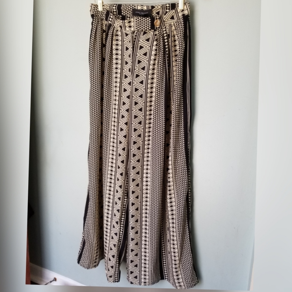 Akira Chicago, Black Label Geometric Plazzo pants.